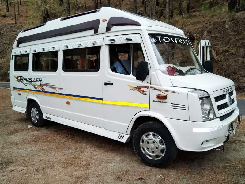 12 Seater Luxury Tempo Traveller / Van