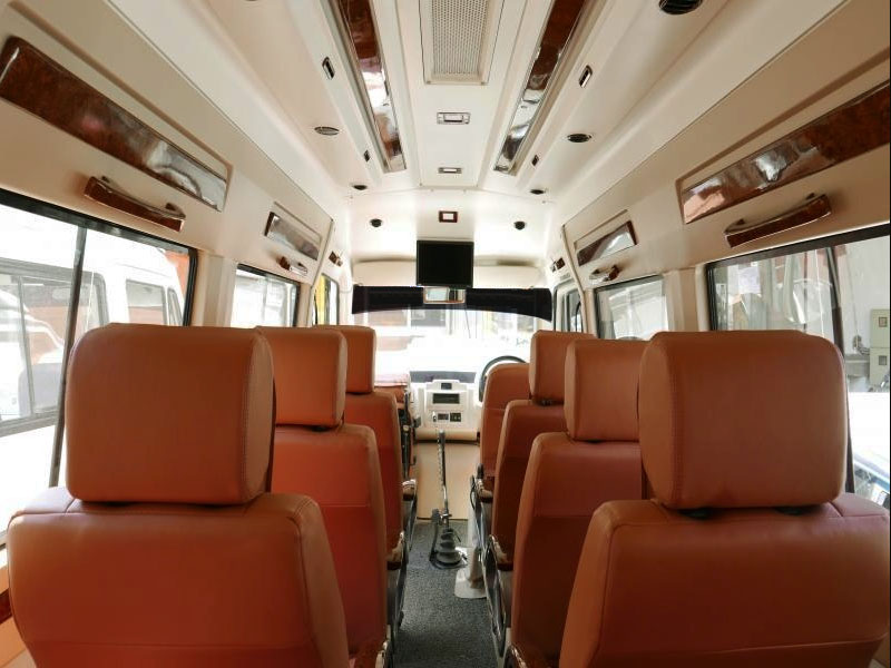 12 Seater Luxury Tempo Traveller / Van