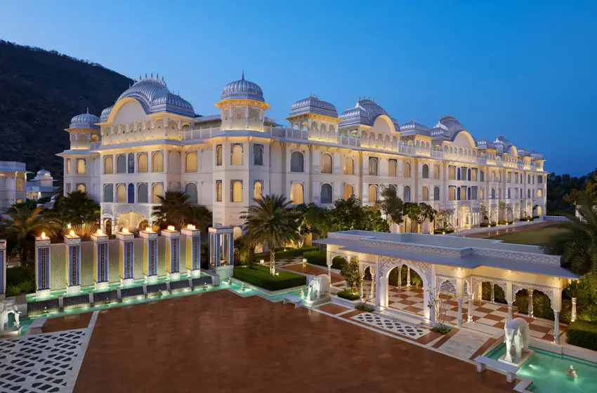 Golden Triangle Tour with Leela and Taj Hotels